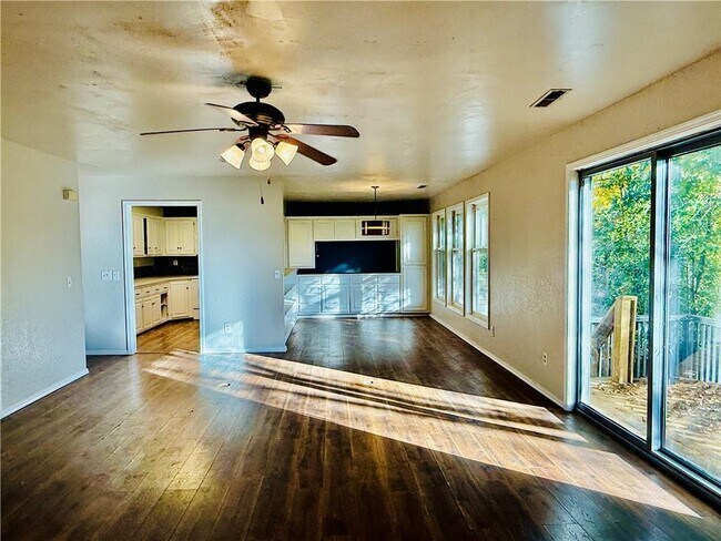 Building Photo - 26 Shakespeare Dr