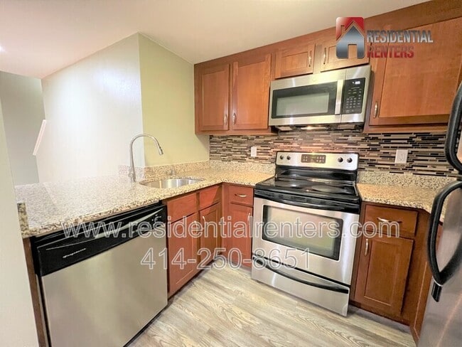 Building Photo - 270 E Highland Ave