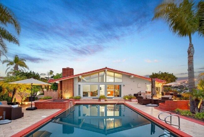 Building Photo - Amazing La Jolla North PB home with panora...