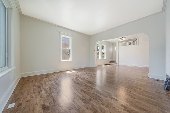Living room (wood floors throughout) - 907 N Fair St