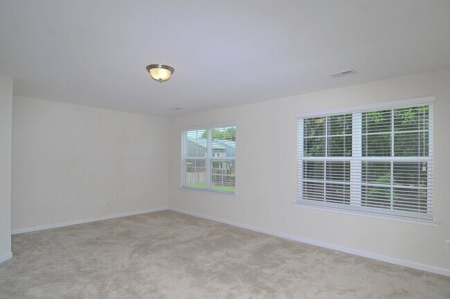 Building Photo - 429 Eastfair Dr