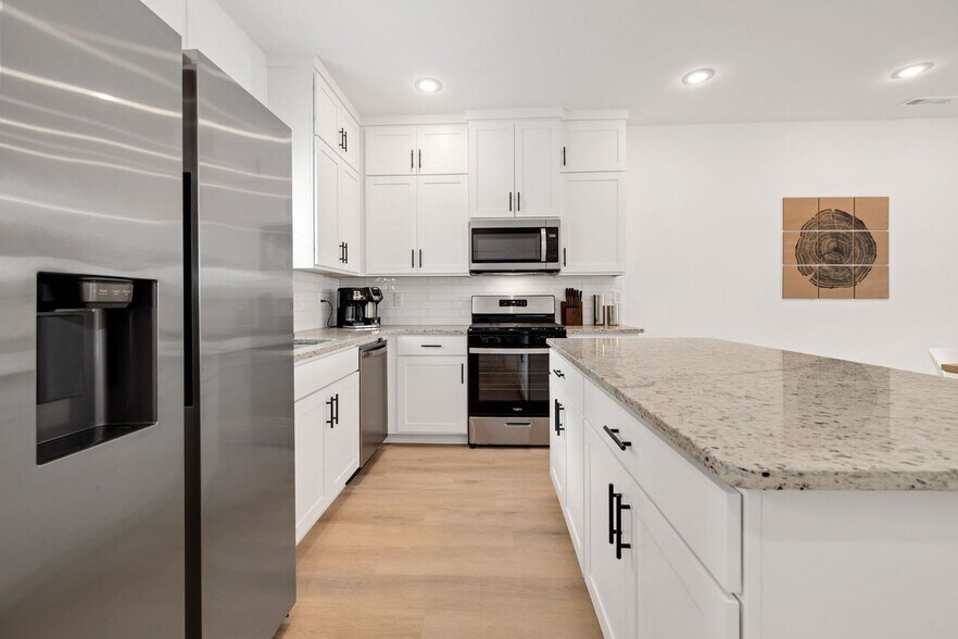 Building Photo - 1935 S Garland Ave