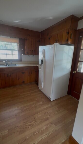 Kitchen - 2904 Norfolk St