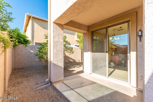 Building Photo - 1296 E Weatherby Way