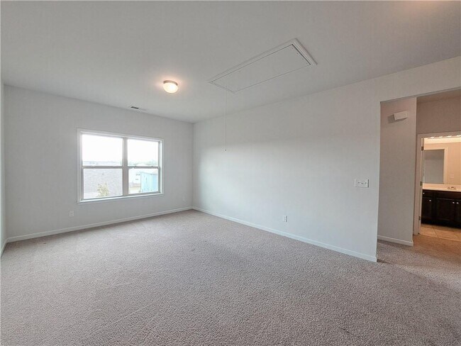 Building Photo - 3329 Long Creek Dr