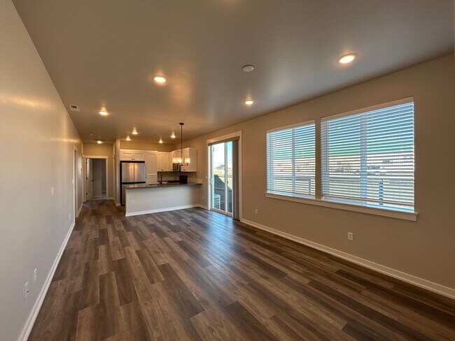 Building Photo - Stylish 2BR + Office Duplex in SE Bend – Garage & Smart Home Perks