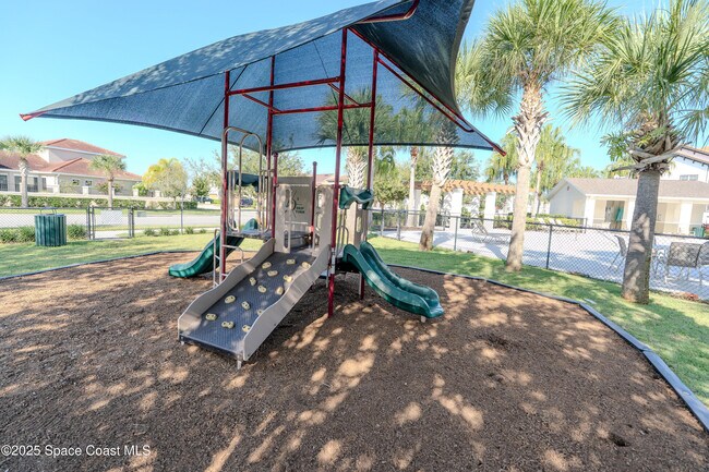 Building Photo - 2453 Rodina Dr