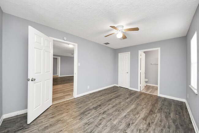 Building Photo - 6817 Anderson St