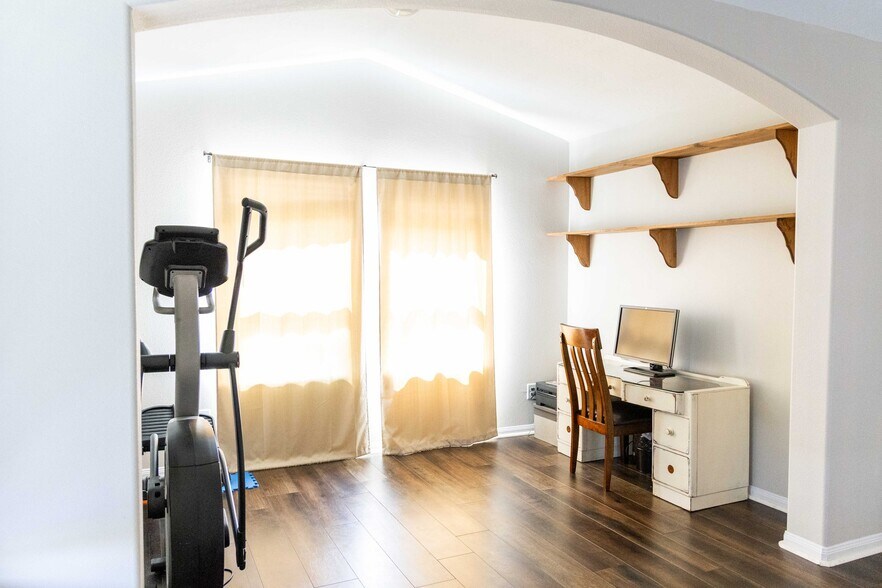 Building Photo - 20202 Dolben Meadows Ln