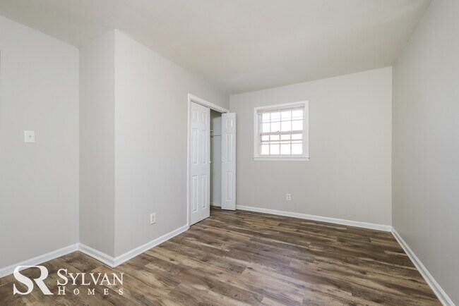 Building Photo - Come view this adorable, move-in ready home