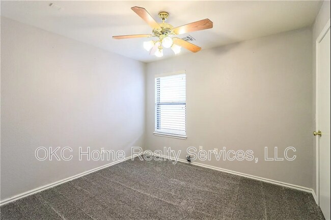 Building Photo - 16409 Otter Dr