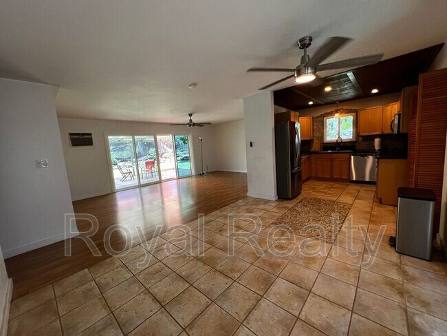 Building Photo - 167 Mahina St