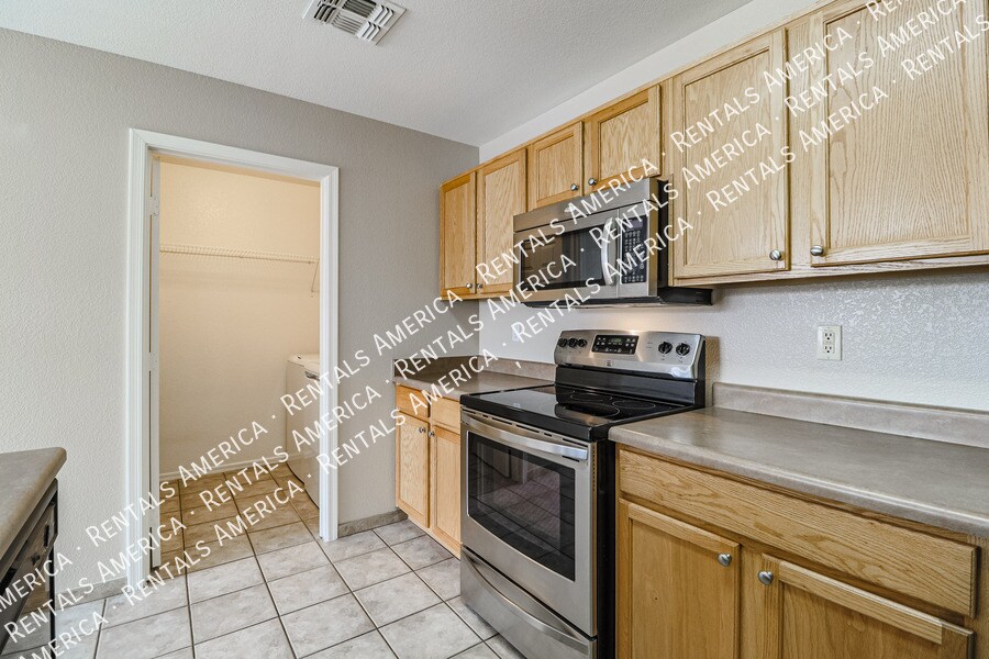 Building Photo - 2575 N Lupita Pl