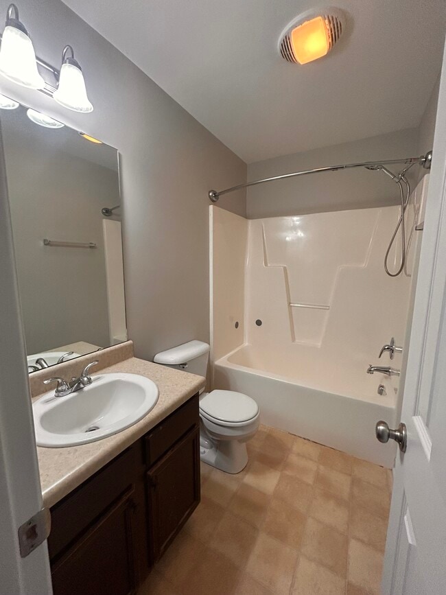 Building Photo - 4304 Dublin Rd