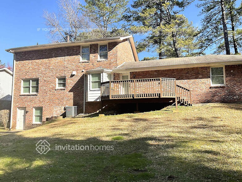 Building Photo - 3240 Wakefield Dr