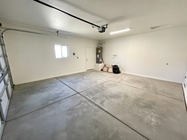 Building Photo - New 2024 Built 3 Bedroom Home with Beautif...