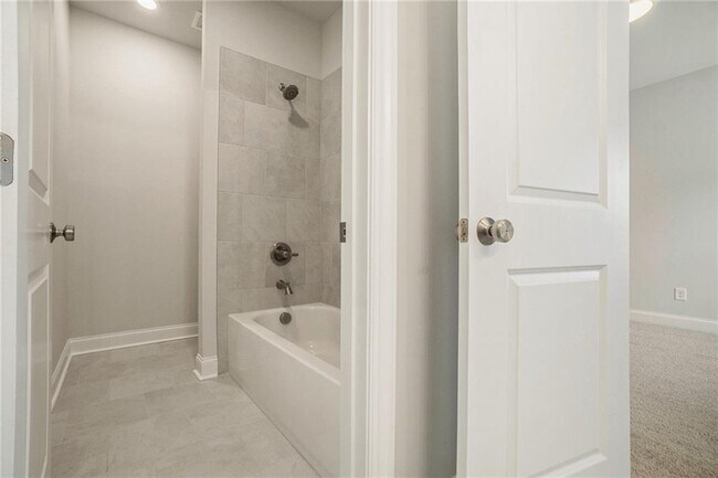 Building Photo - 106 Basil St