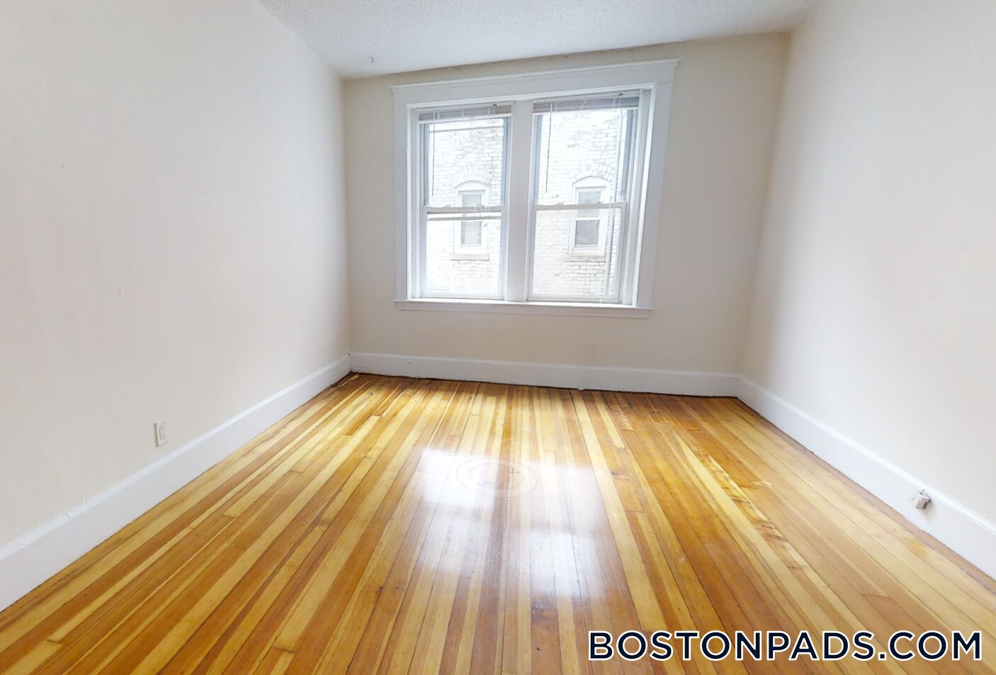 Building Photo - 15 Barrows St