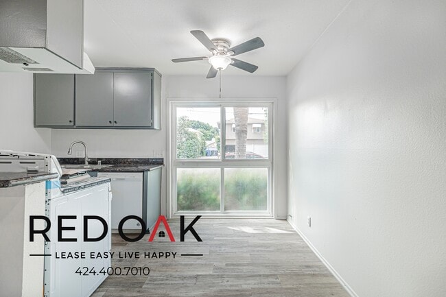 Building Photo - 7350 Hazeltine Ave