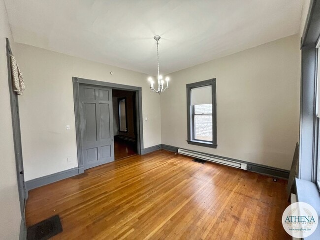 Building Photo - 227 N Middle St