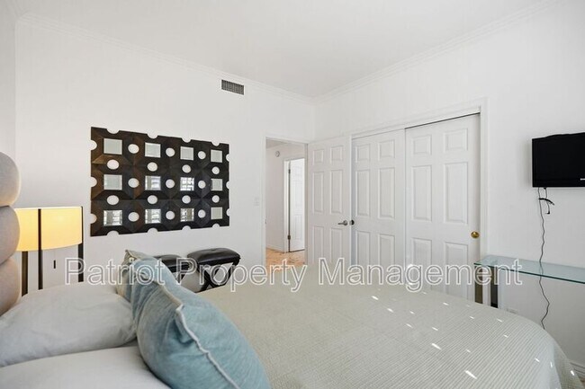 Building Photo - 9707-9707 E Mountain View Rd