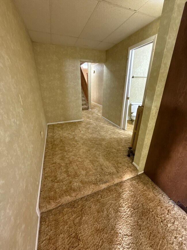 Building Photo - BM- 406