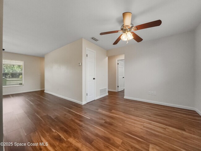 Building Photo - 5155 Sharlene Dr