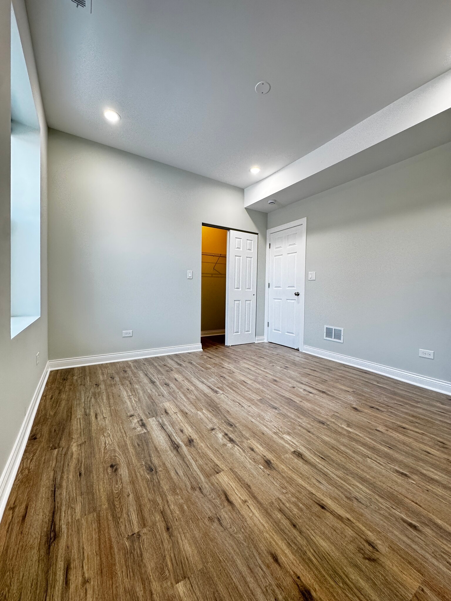 Building Photo - 6807 S Paulina St