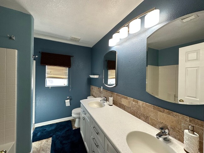 Building Photo - Furnished Beauty in Henderson