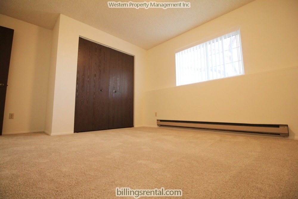 First Bedroom - 1584 Governors Blvd