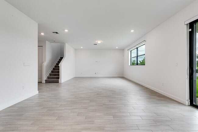 Building Photo - 3170 Streng Ln