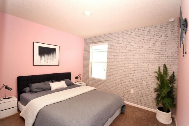Building Photo - Welcome to Alta Lakes -  A Beautiful 4 Bed...