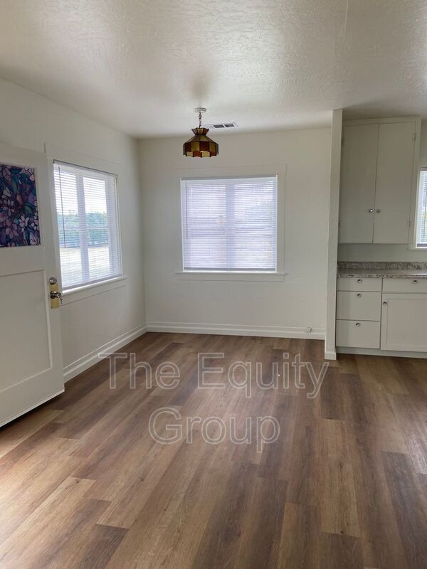 Building Photo - 33297 Rd 162