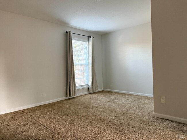 Building Photo - 825 First St