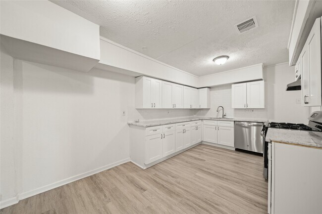 Building Photo - 2942 Knotty Oaks Trail