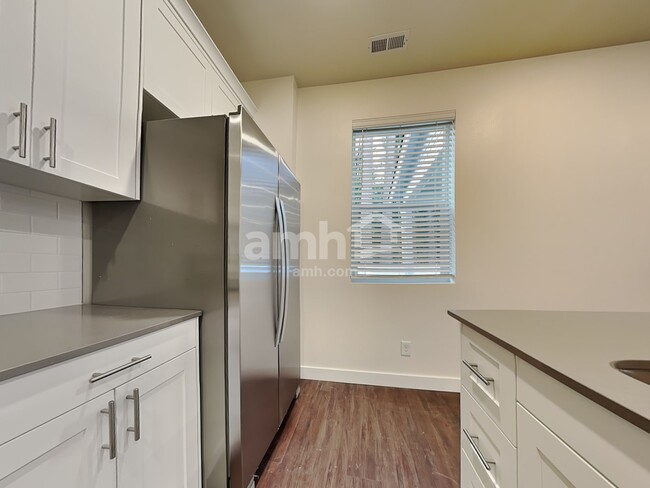 Building Photo - 8011 Katriel Ct SW