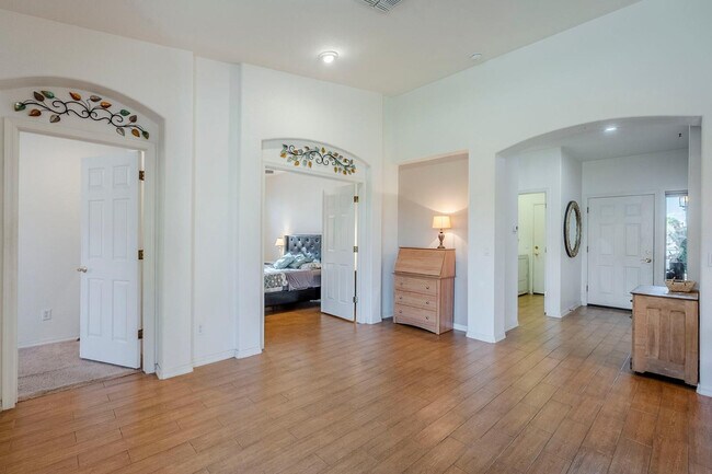 Building Photo - 4269 E Cassia Ln