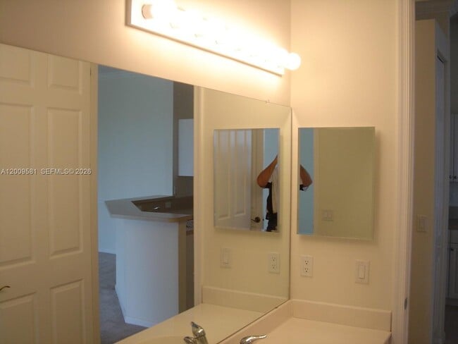 Building Photo - 4404 SW 160th Ave