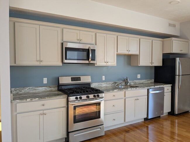 Building Photo - 8 Banton St