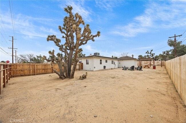 Building Photo - 55585 Onaga Trail