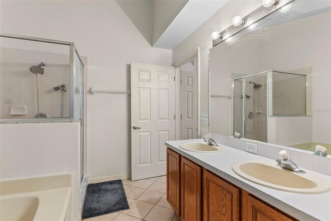 Building Photo - 212 Bent Oak Loop