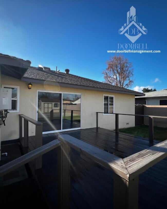 Building Photo - 956 W Harvard Pl