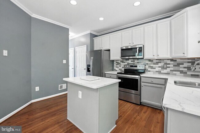 Building Photo - 14504 Kestral Ct