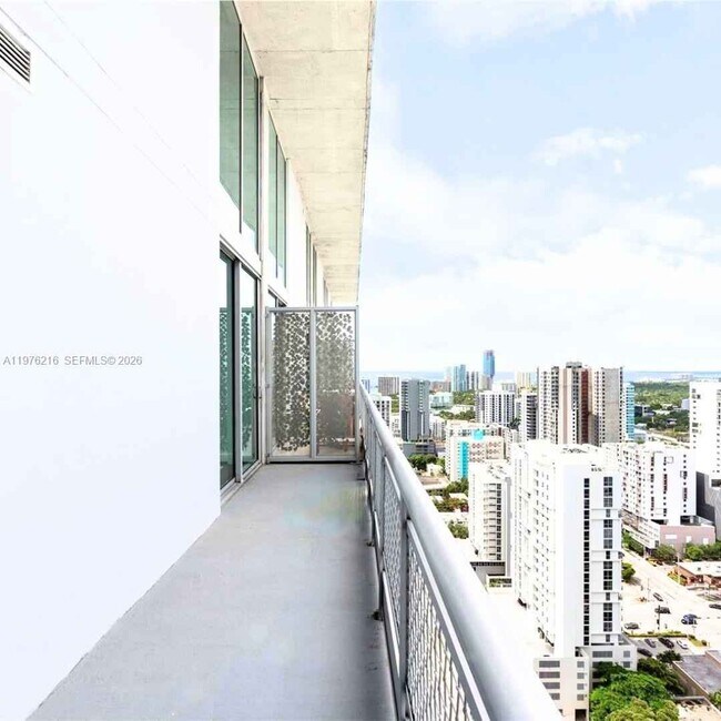 Building Photo - Southwest 1st Court, Miami, FL 33130 - 2 BR 2 BA condo