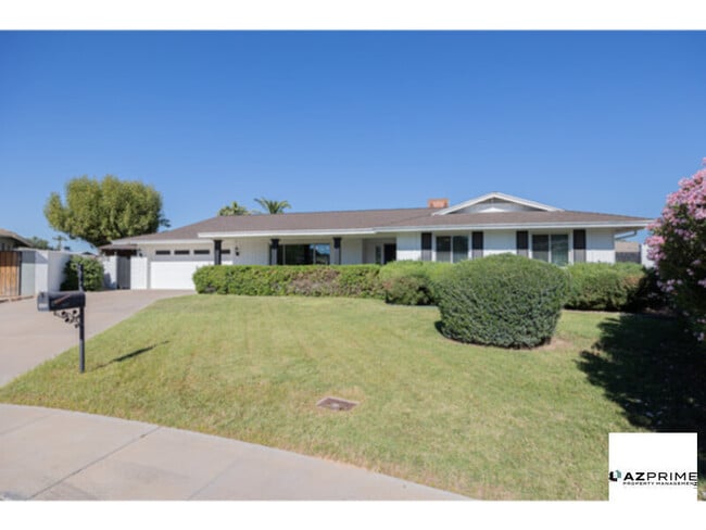 Building Photo - Stunning 3/2.5 Phoenix Home - Private Pool &amp; Cul-de-Sac Charm!