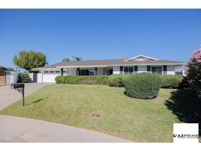 Building Photo - Stunning 3/2.5 Phoenix Home - Private Pool...