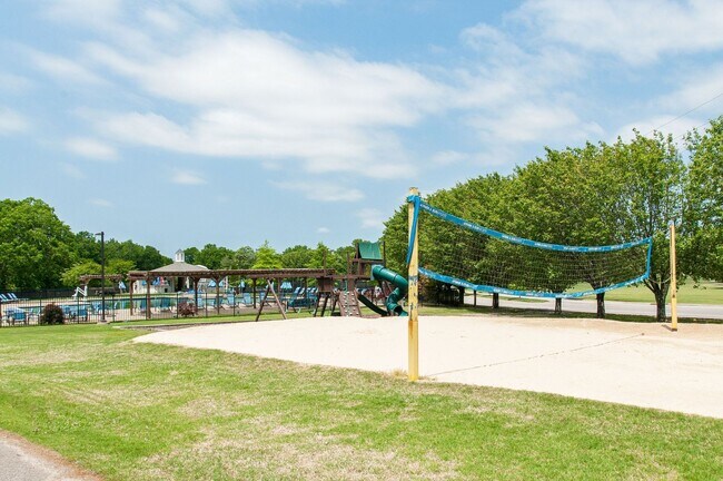 Building Photo - Stunning 3BR/2BA home in the desirable Temple Hills Golf Community!