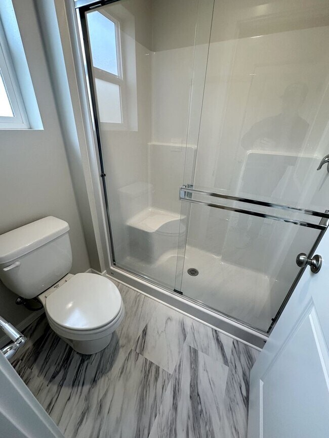 Building Photo - Brand new Kennewick home for lease!