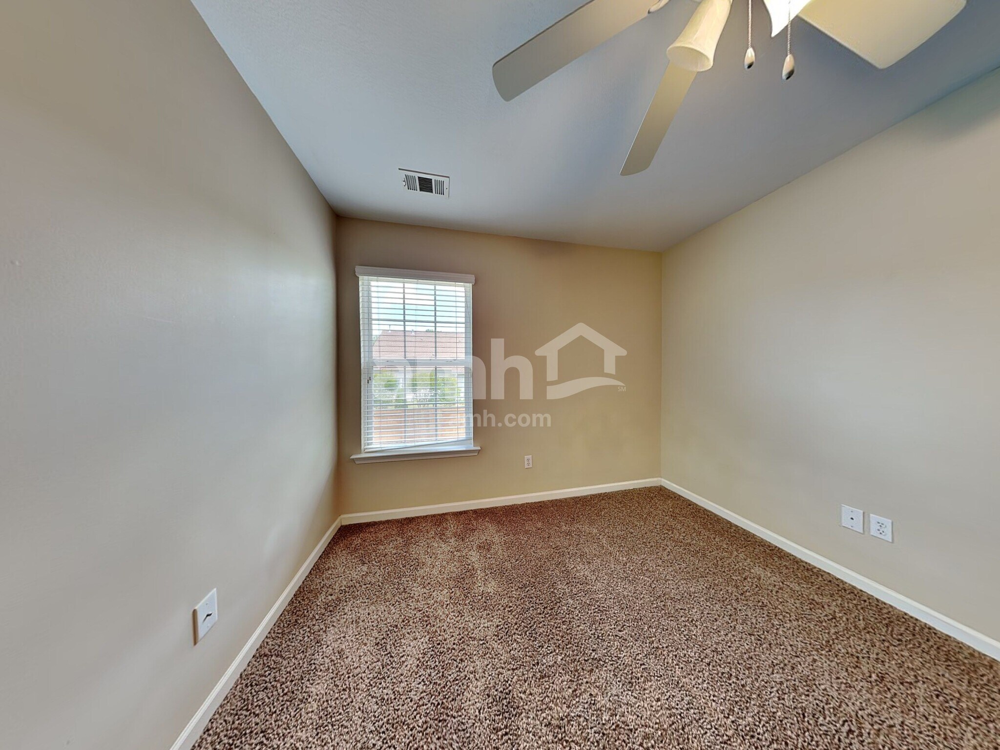 Building Photo - 6 Roberts Hill Dr