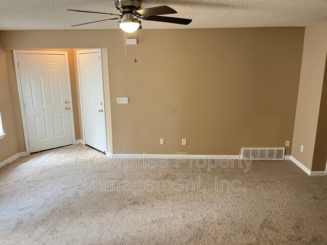 Building Photo - 9221 Lazzini Cove